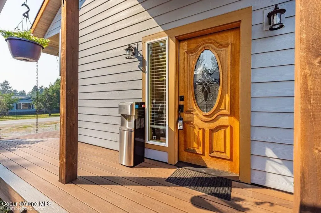 5950 E Colin Drive Athol ID 83801