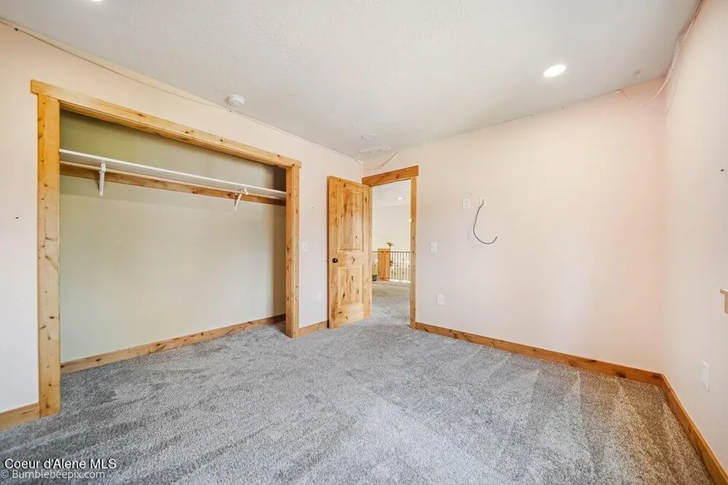 5950 E Colin Drive Athol ID 83801