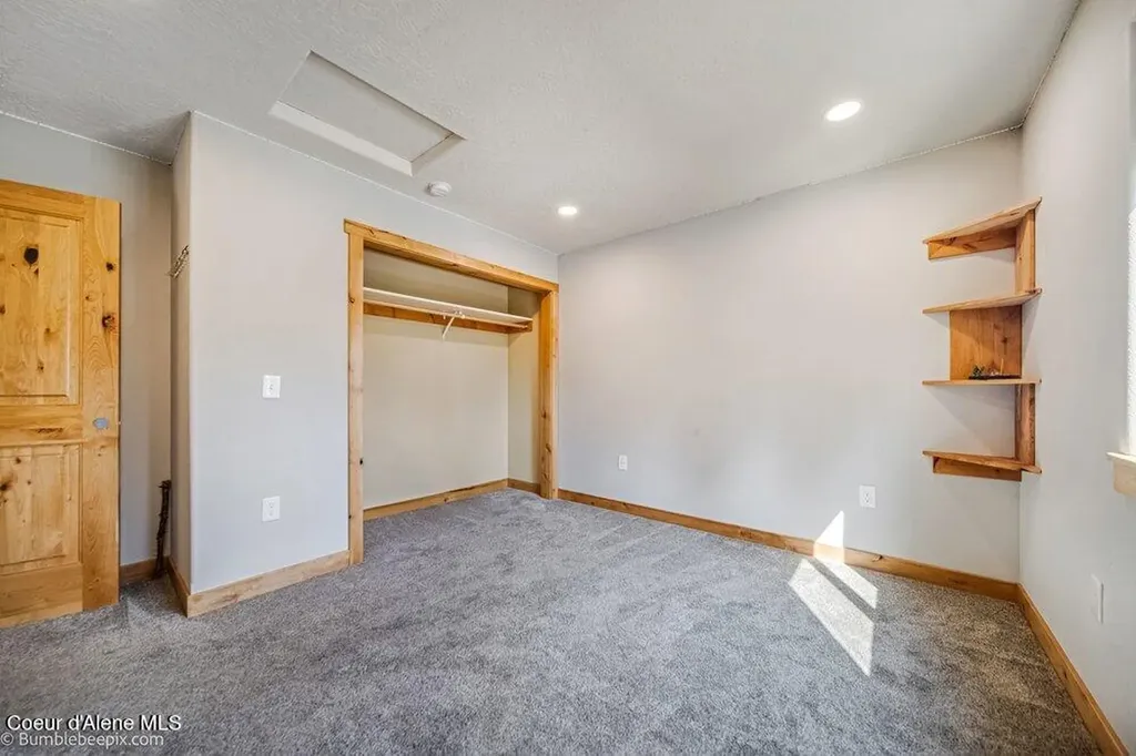 5950 E Colin Drive Athol ID 83801