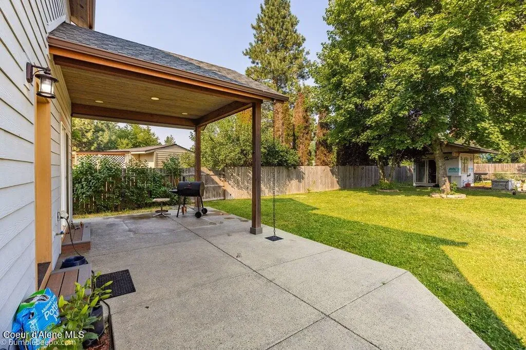 5950 E Colin Drive Athol ID 83801