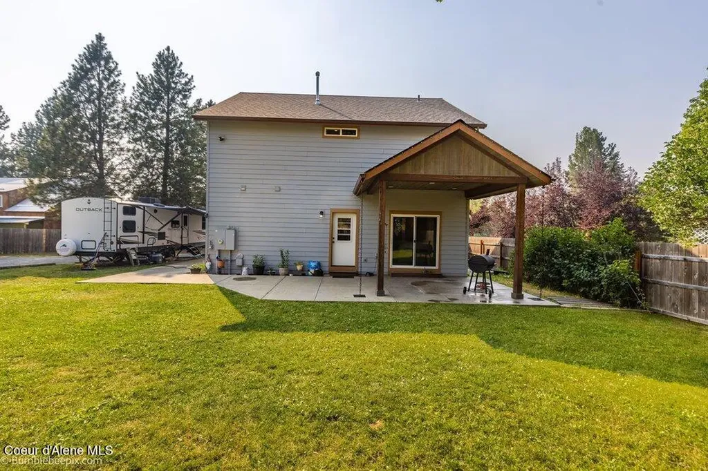 5950 E Colin Drive Athol ID 83801