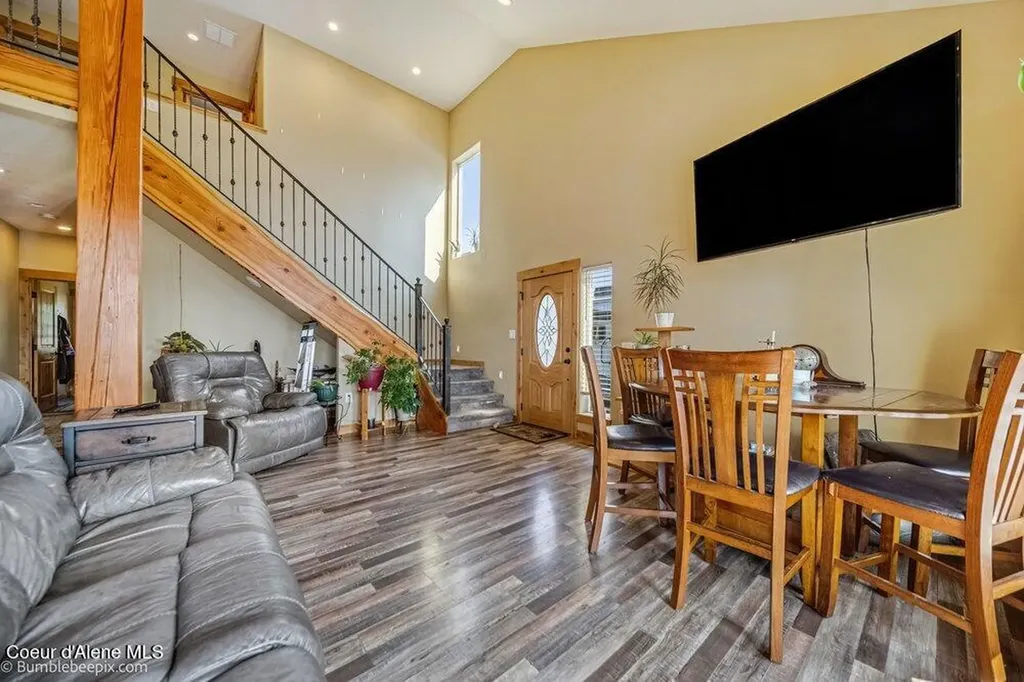 5950 E Colin Drive Athol ID 83801