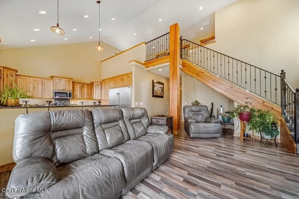 5950 E Colin Drive Athol ID 83801