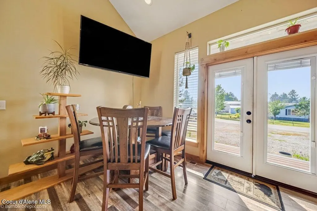 5950 E Colin Drive Athol ID 83801
