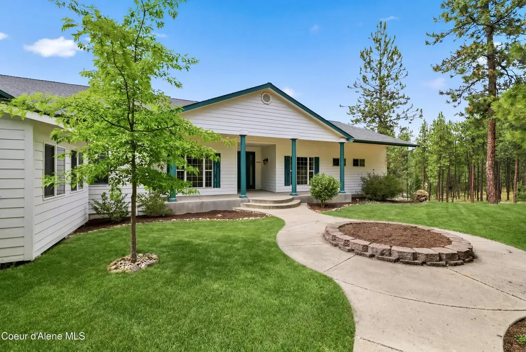 18772 W Riverview Drive Post Falls ID 83854