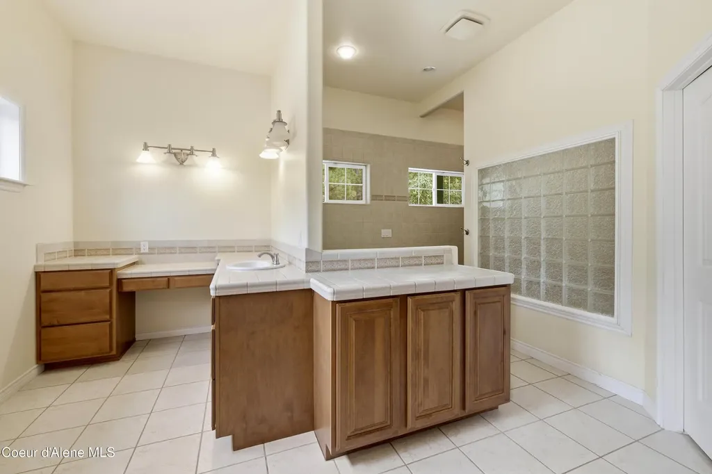 18772 W Riverview Drive Post Falls ID 83854