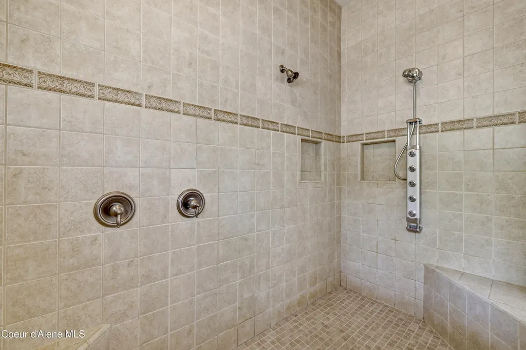 18772 W Riverview Drive Post Falls ID 83854