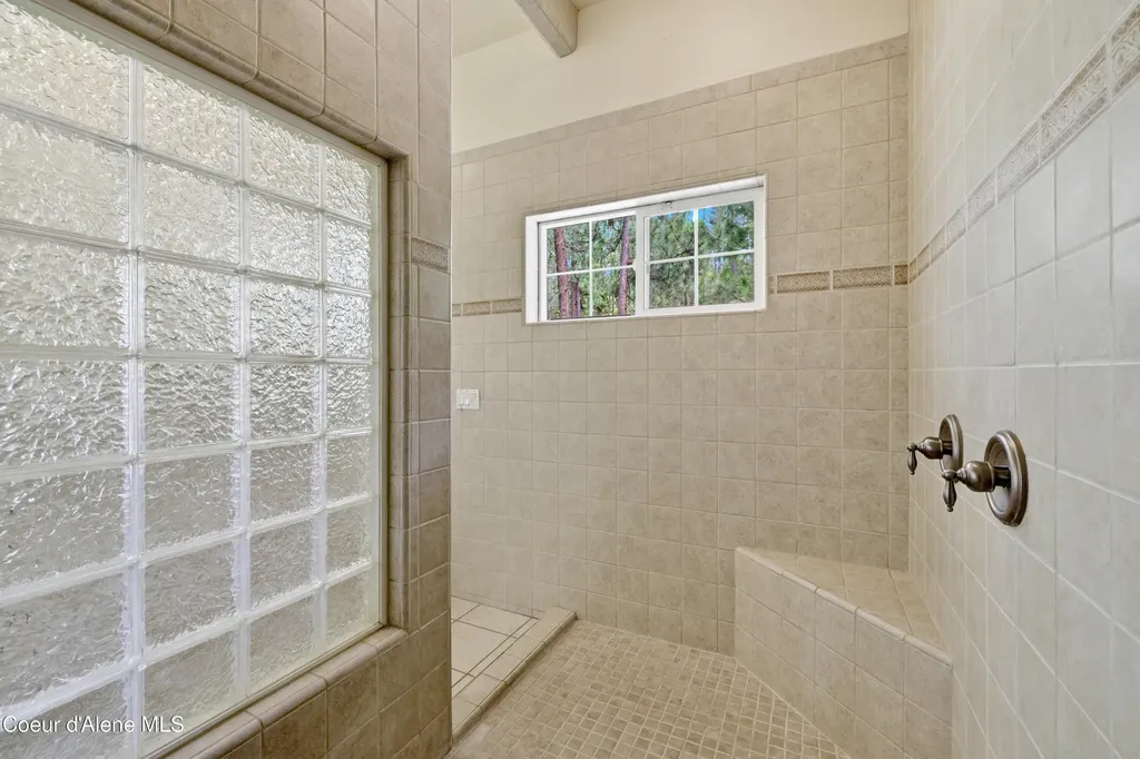 18772 W Riverview Drive Post Falls ID 83854