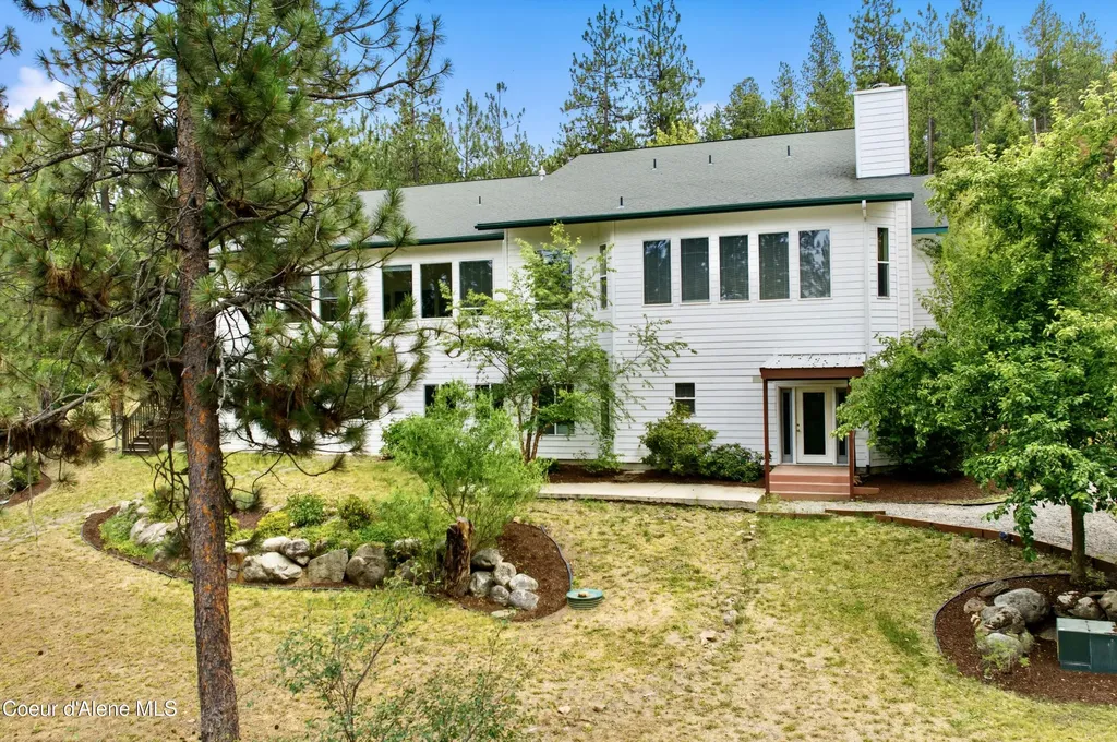 18772 W Riverview Drive Post Falls ID 83854