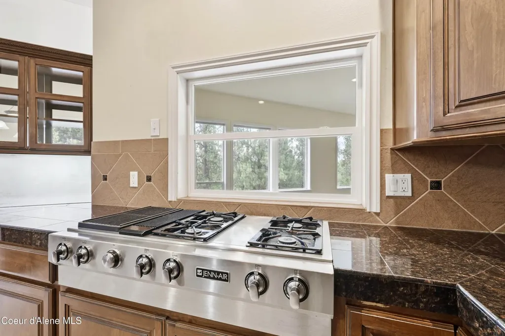18772 W Riverview Drive Post Falls ID 83854
