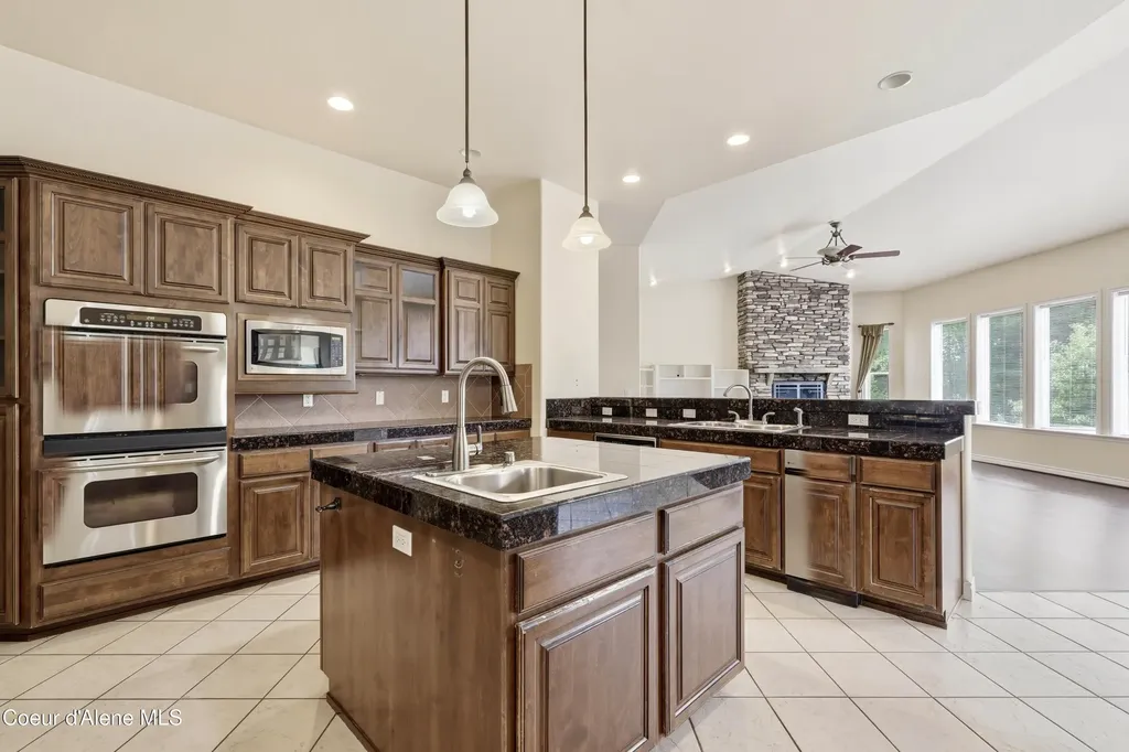18772 W Riverview Drive Post Falls ID 83854