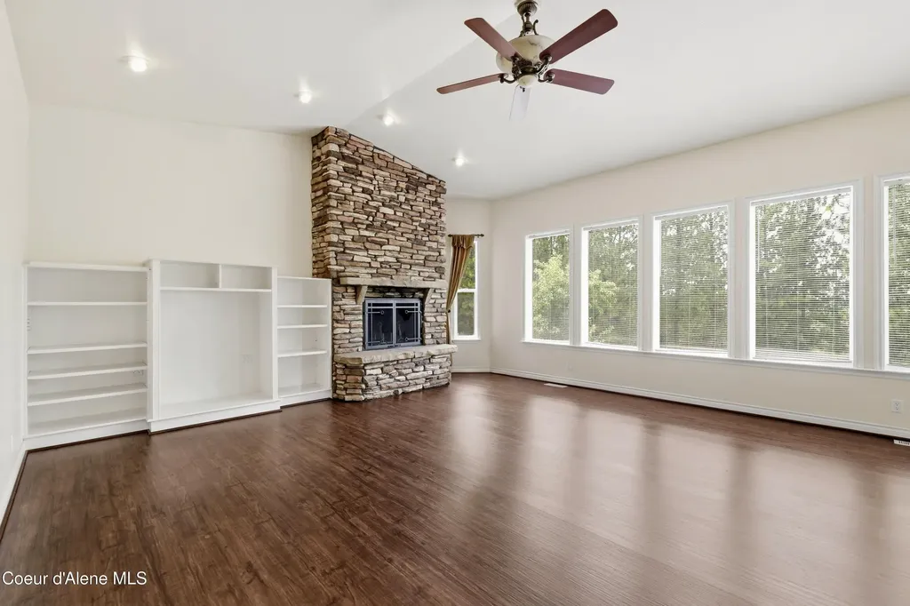 18772 W Riverview Drive Post Falls ID 83854