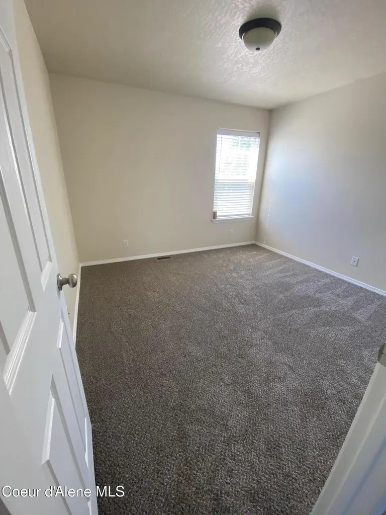 3074 W Thorndale Loop Coeur D'alene ID 83815