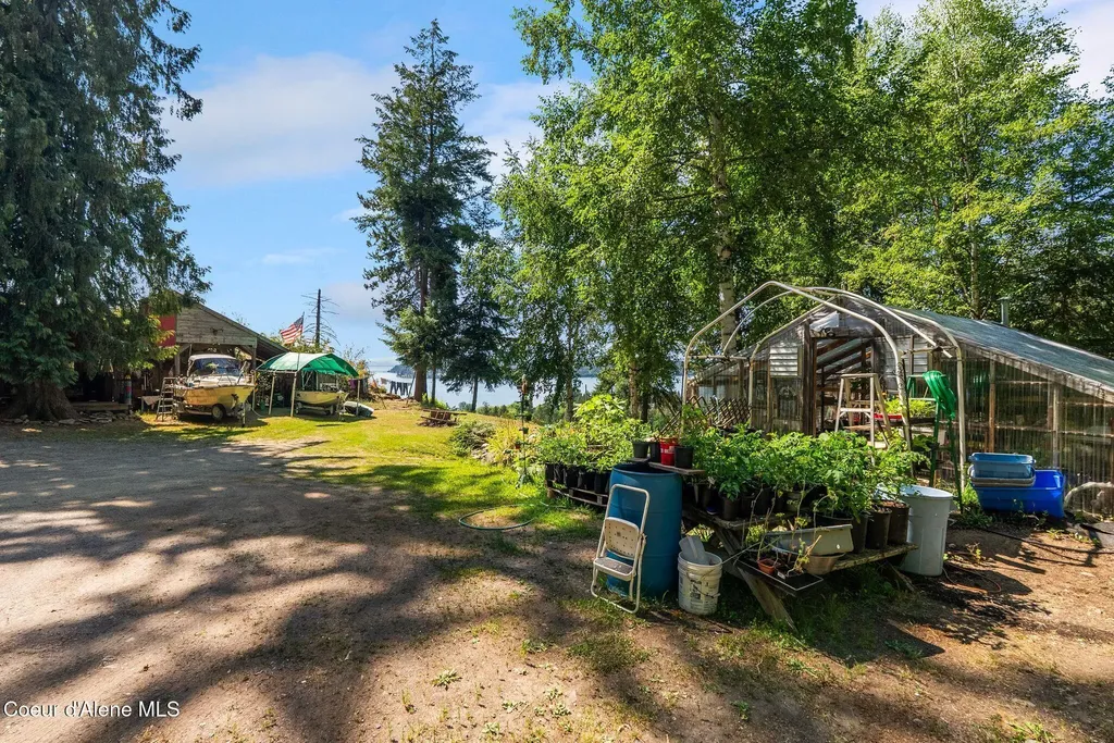 130 Mayaka Road Hope ID 83836