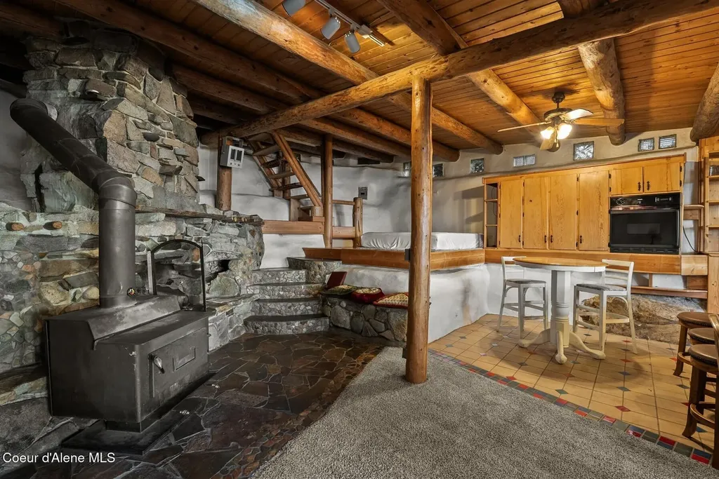 130 Mayaka Road Hope ID 83836