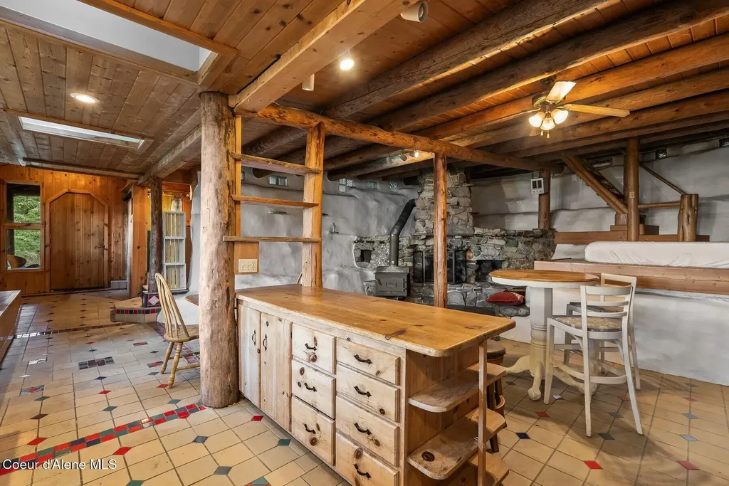 130 Mayaka Road Hope ID 83836