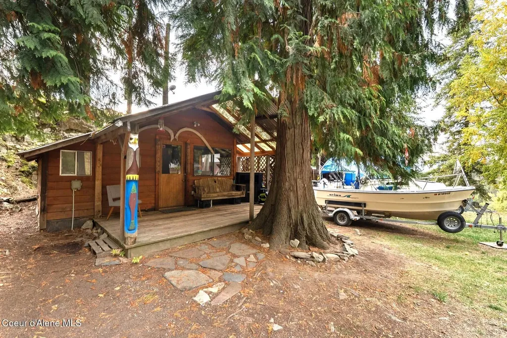 130 Mayaka Road Hope ID 83836
