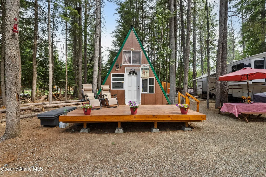 163 Shasta Way Priest Lake ID 83856