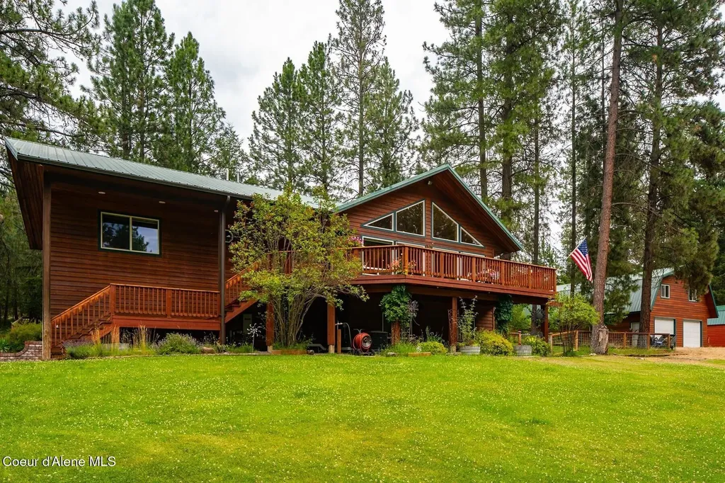 493 Rim Drive Moyie Springs ID 83845