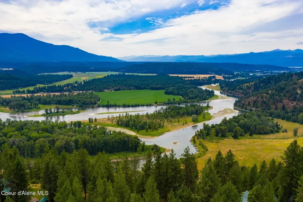 493 Rim Drive Moyie Springs ID 83845