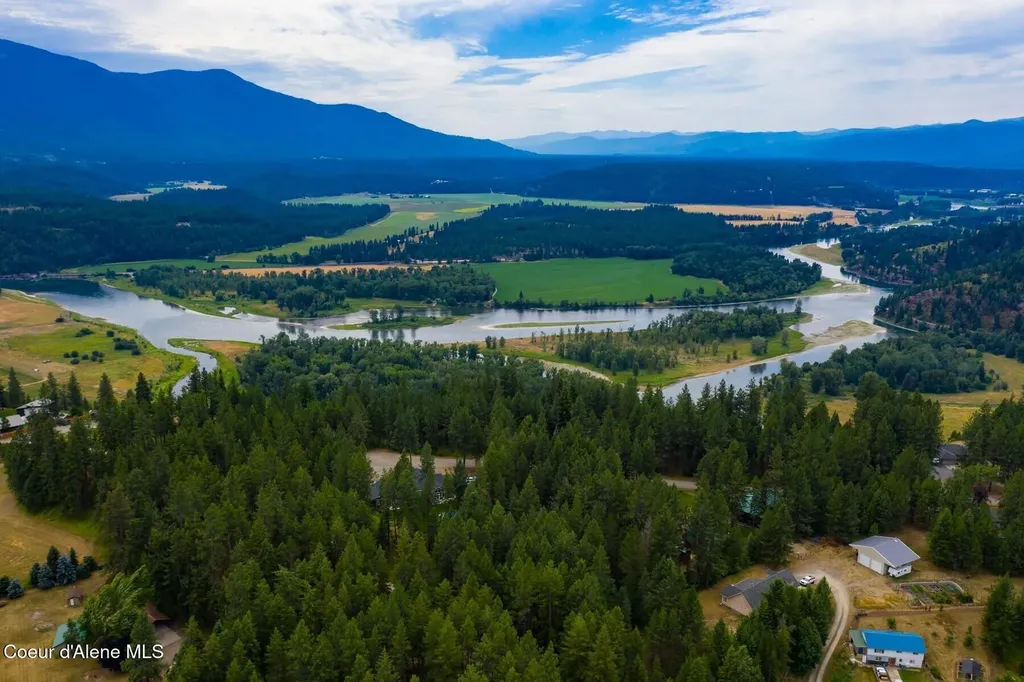 493 Rim Drive Moyie Springs ID 83845