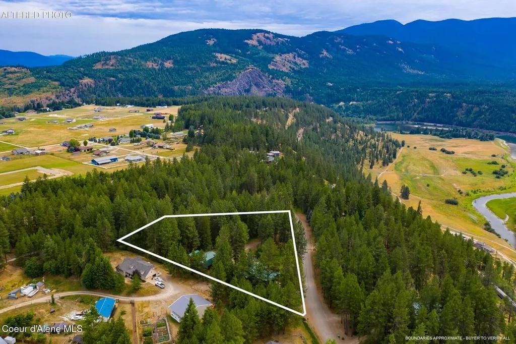 493 Rim Drive Moyie Springs ID 83845