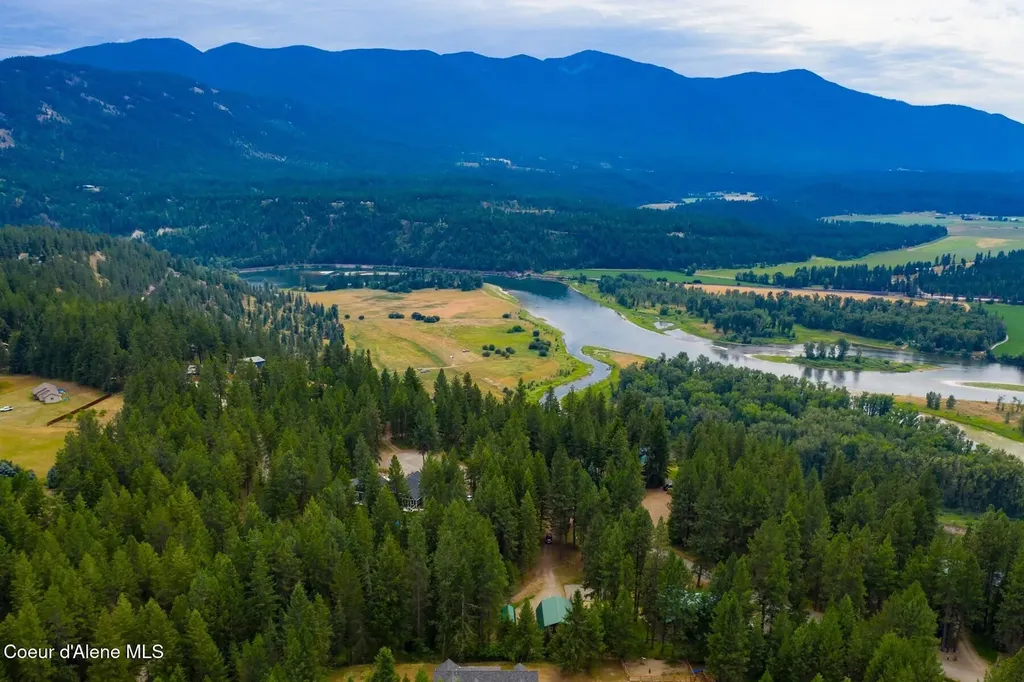 493 Rim Drive Moyie Springs ID 83845