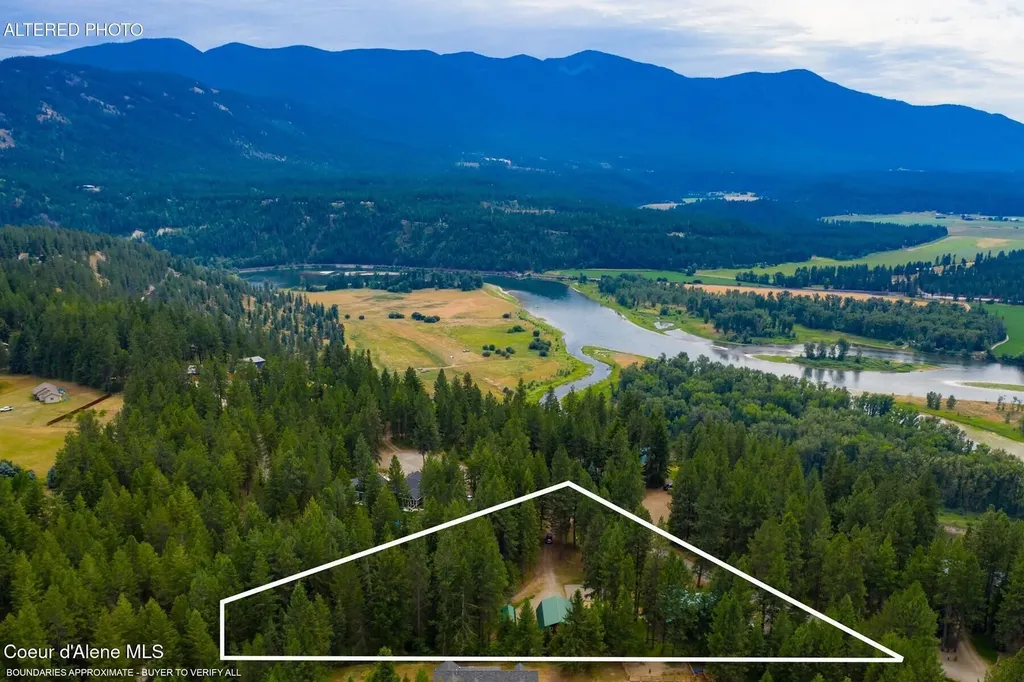 493 Rim Drive Moyie Springs ID 83845