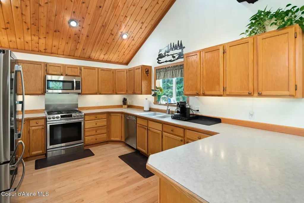 493 Rim Drive Moyie Springs ID 83845