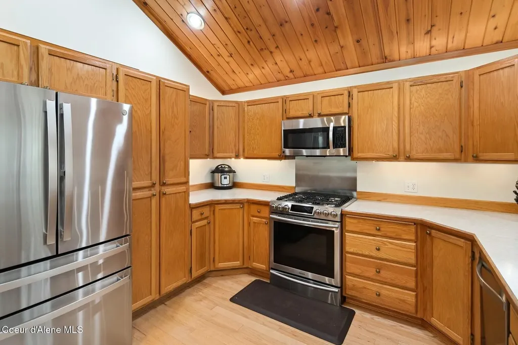 493 Rim Drive Moyie Springs ID 83845