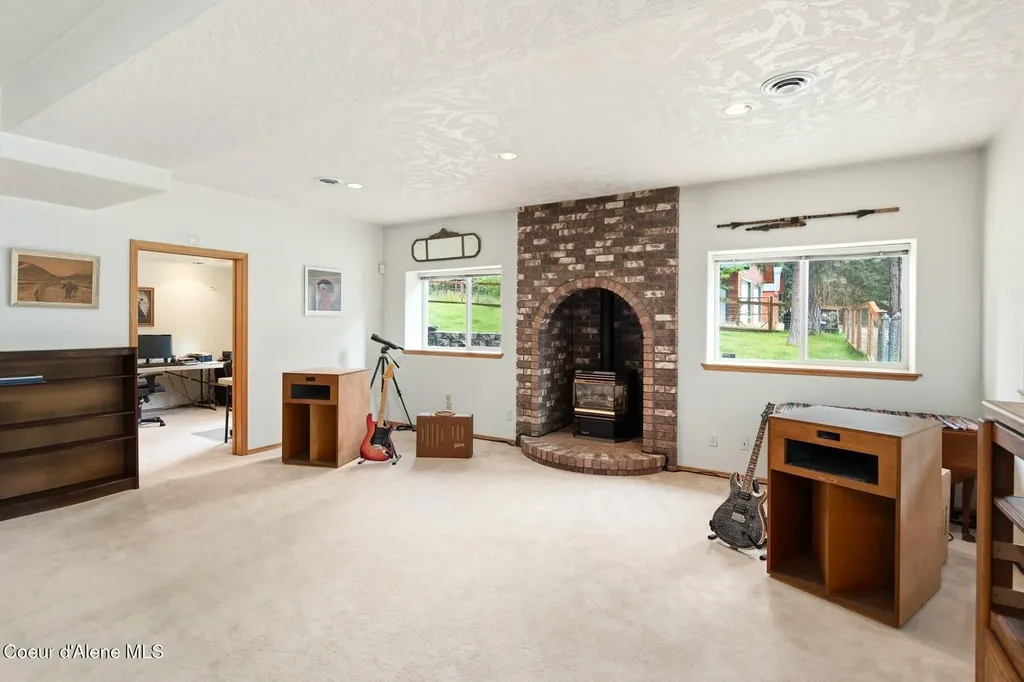 493 Rim Drive Moyie Springs ID 83845
