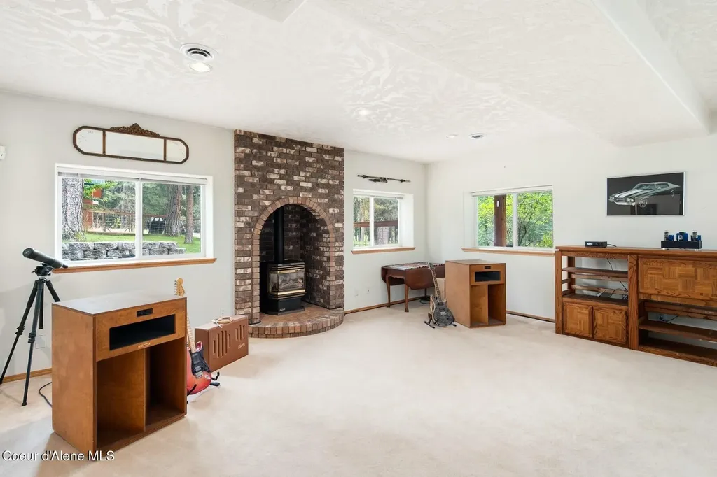 493 Rim Drive Moyie Springs ID 83845