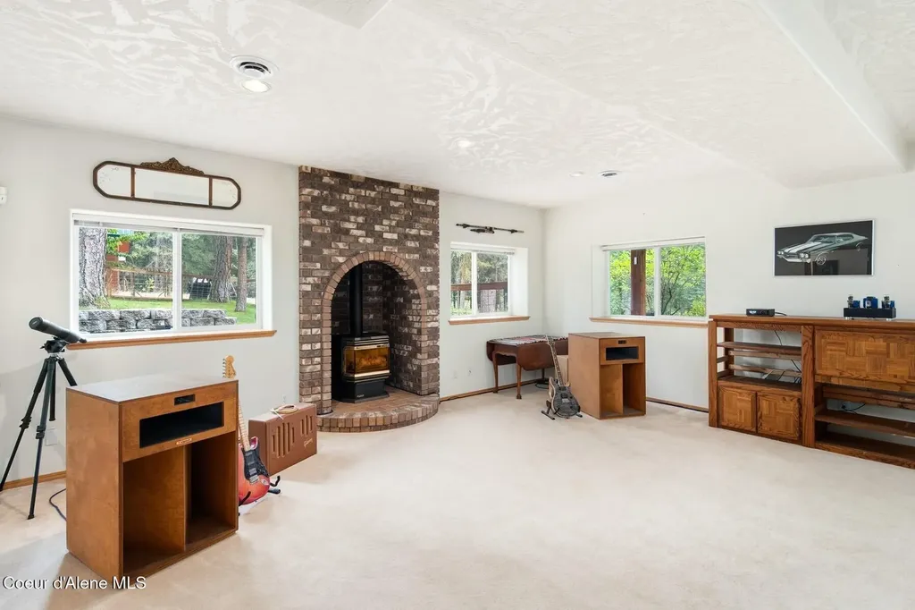 493 Rim Drive Moyie Springs ID 83845