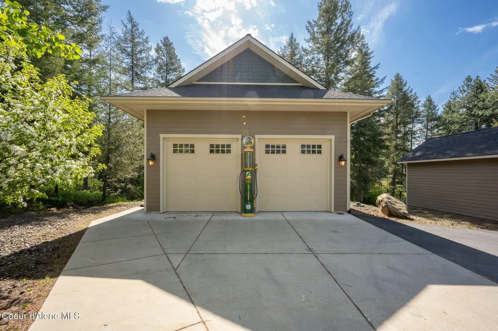 645 Eagle Crest Drive Sagle ID 83860