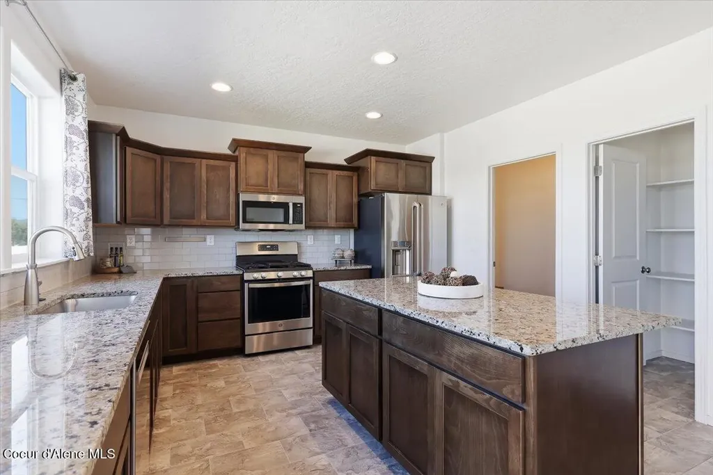 4026 N Arrowleaf Loop Post Falls ID 83854