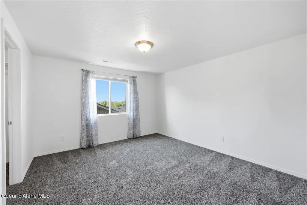 4026 N Arrowleaf Loop Post Falls ID 83854