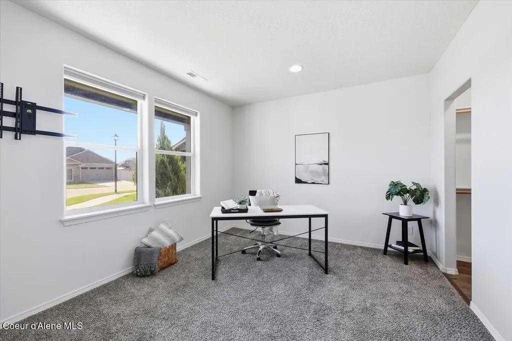 4026 N Arrowleaf Loop Post Falls ID 83854