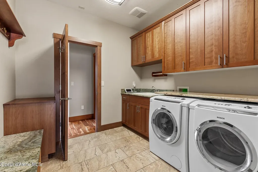 630 Goldfinch Lane Spirit Lake ID 83869