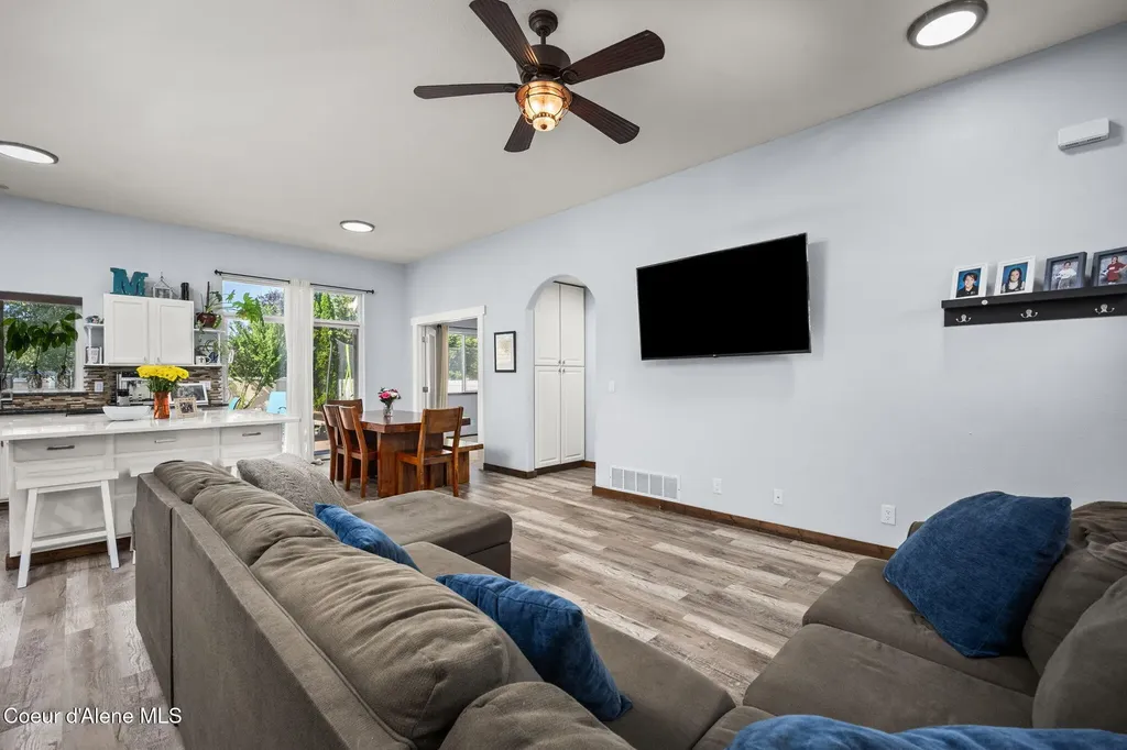 2503 W Elmwood Drive Coeur D'alene ID 83815