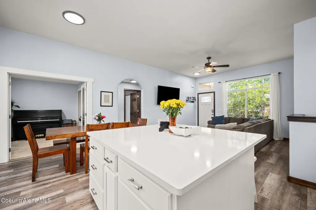 2503 W Elmwood Drive Coeur D'alene ID 83815