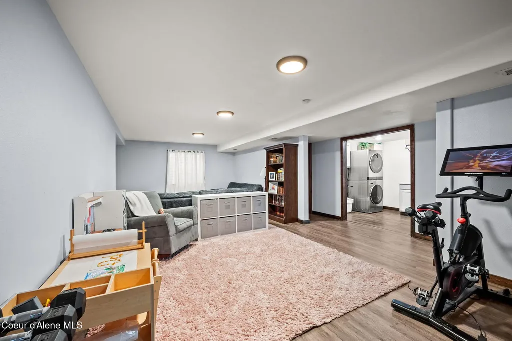 2503 W Elmwood Drive Coeur D'alene ID 83815