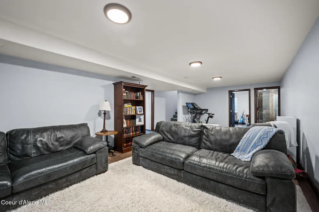 2503 W Elmwood Drive Coeur D'alene ID 83815