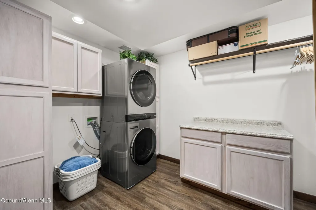 2503 W Elmwood Drive Coeur D'alene ID 83815