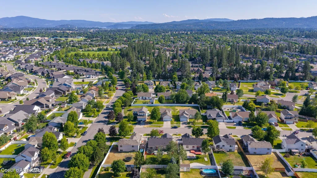 2503 W Elmwood Drive Coeur D'alene ID 83815