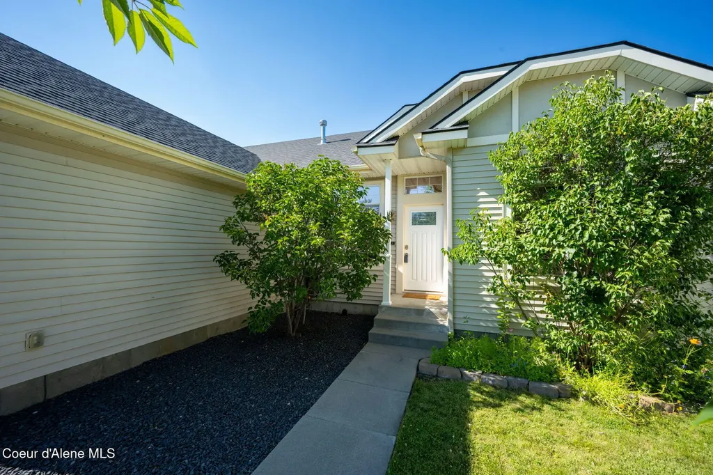 2503 W Elmwood Drive Coeur D'alene ID 83815