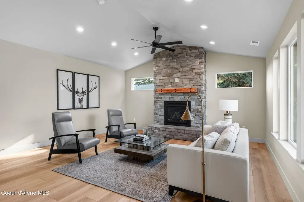 343 E Dakota Avenue Hayden ID 83835