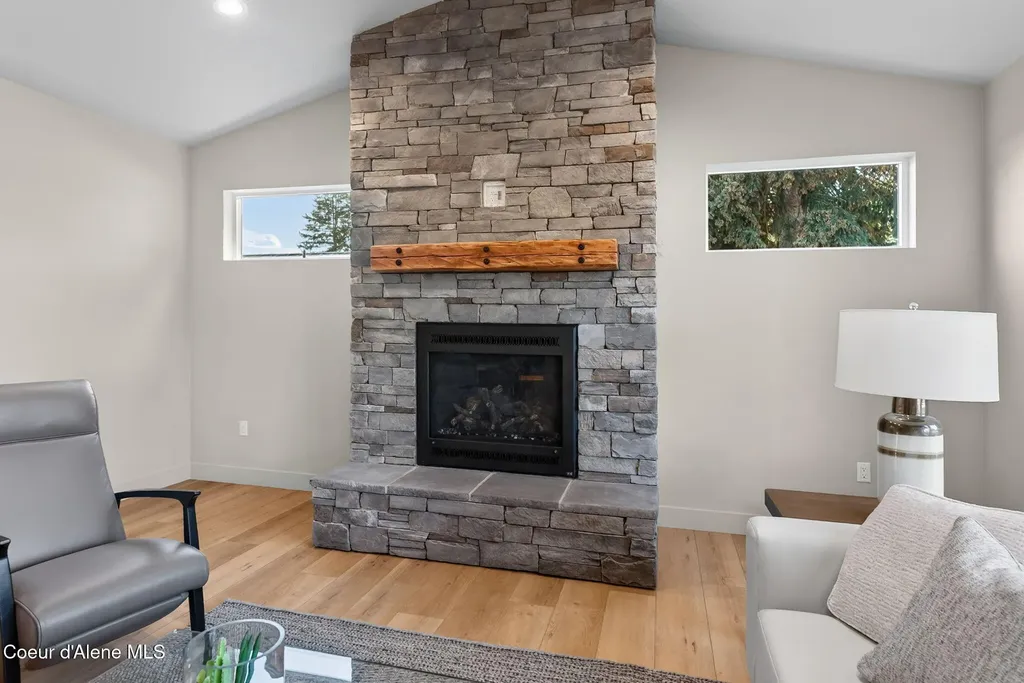 343 E Dakota Avenue Hayden ID 83835