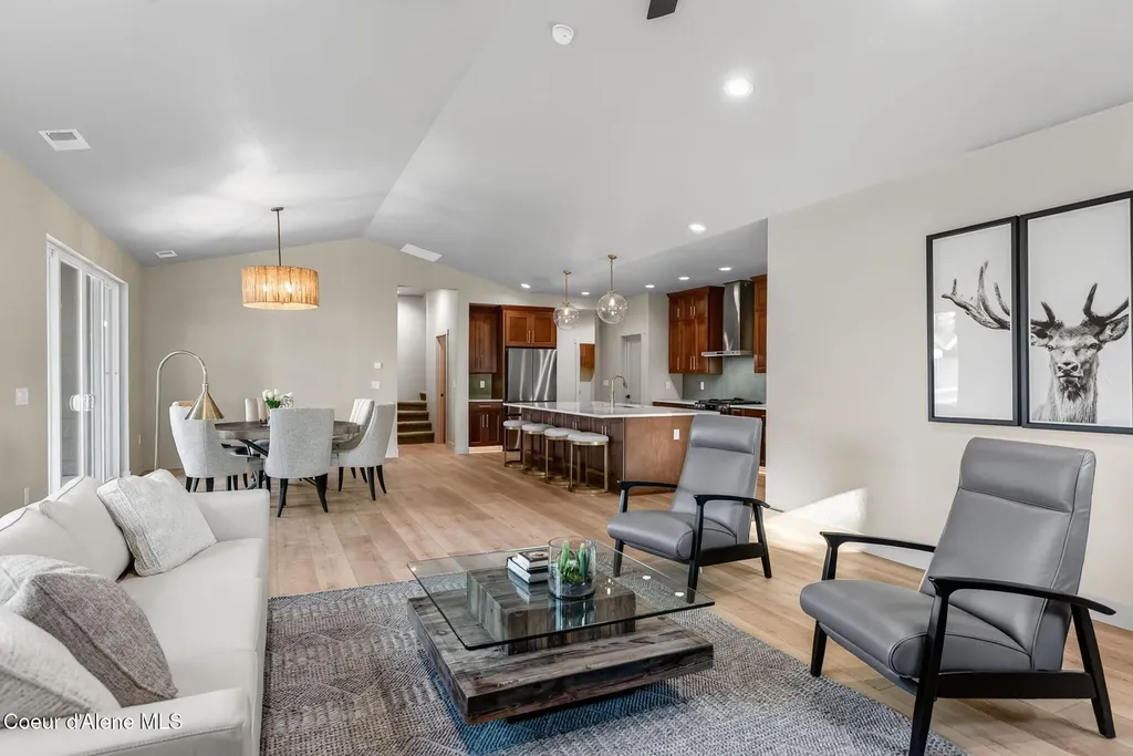 343 E Dakota Avenue Hayden ID 83835