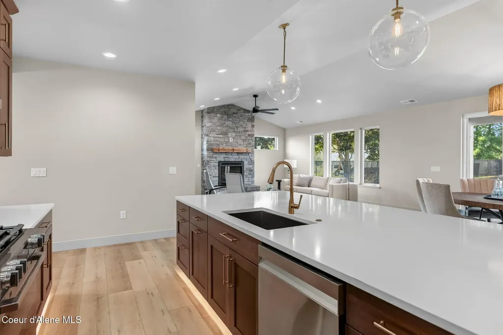 343 E Dakota Avenue Hayden ID 83835