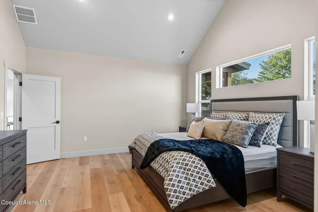 343 E Dakota Avenue Hayden ID 83835